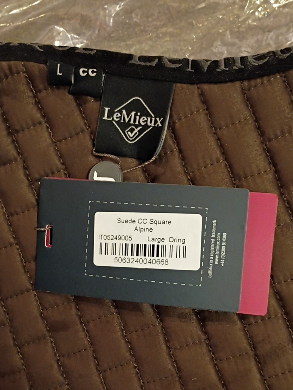 LeMieux Suede Close Contact Saddle Pad - Picture 4 of 10